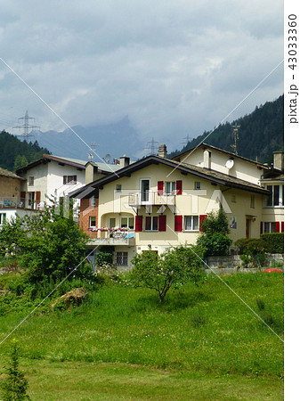 スイスアルプス　ベルニナ急行　スイス　北イタリア 43033360