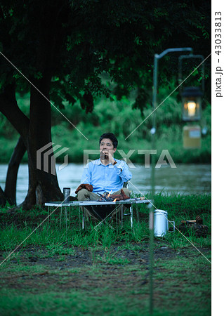 キャンプ　男性 43033813