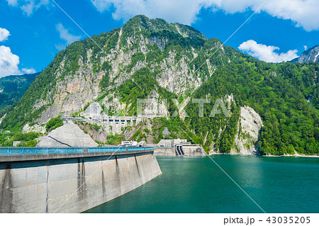 Beautiful scenery of Kurobe Dam on a brisk 43035205