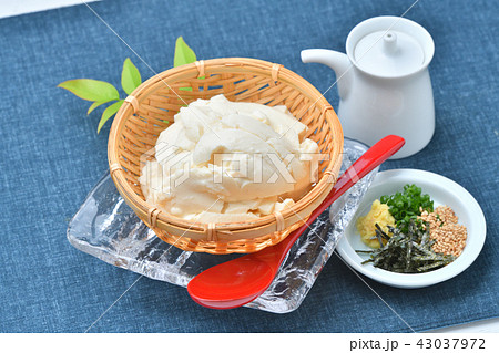 夏の寄せ豆腐、寄せとうふ、ざる豆腐、冷奴（冷やっこ）お豆腐、冷たいとうふ、イメージ。 43037972