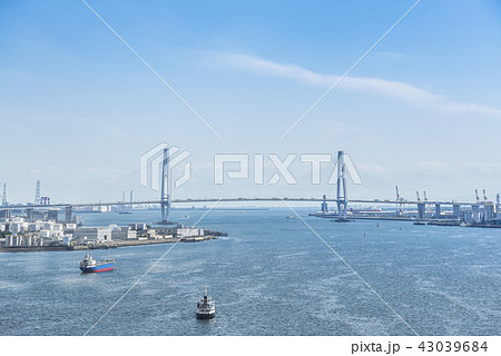 名古屋港ガーデン埠頭より名港トリトンを見る 43039684