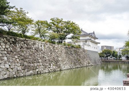 駿府城の城郭のうち中堀の内側の旧本丸二の丸が整備された駿府城公園巽櫓東御門が伝統工法で復元資料館公開 駿府城の城郭のうち中堀の内側の旧本丸二の丸が整備された駿府城公園巽櫓東御門が伝統工法で復元資料館公開 43040653