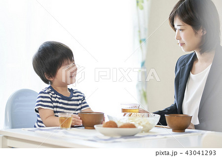 働くママ シングルマザー ご飯 家族 働くママ シングルマザー ご飯 家族 43041293