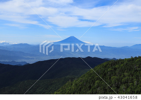 国師ヶ岳から望む富士山 大弛峠~国師ヶ岳 国師ヶ岳から望む富士山 大弛峠~国師ヶ岳 43041658