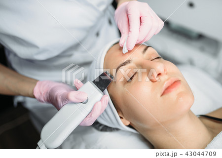 Rejuvenation procedure, getting rid of wrinkles 43044709