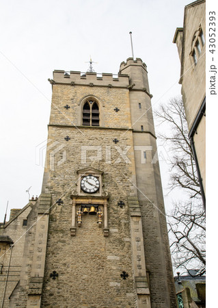 イギリスオックスフォードの石造りの歴史的建物 石造りの時計台 イギリスオックスフォードの石造りの歴史的建物 石造りの時計台 43052393