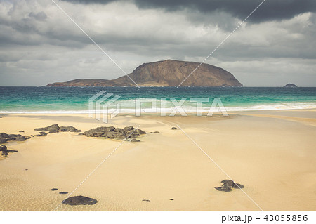 Beautiful beach las conchas,on La Graciosa,  43055856