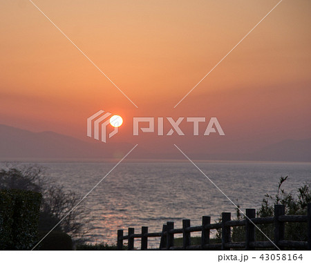 宍道湖の夕日(宍道湖ふれあいパークから) 宍道湖の夕日(宍道湖ふれあいパークから) 43058164