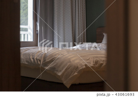 ホテル ベッド 寝台 43061693