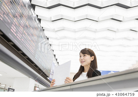 空港　到着ロビー 43064759