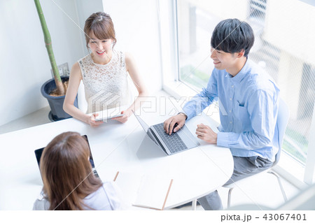 ビジネスミーティング 43067401