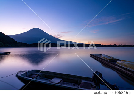 (静岡県)田貫湖の夜明け・富士山 (静岡県)田貫湖の夜明け・富士山 43068469