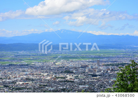 山形県 西蔵王公園より山形市を望む 山形県 西蔵王公園より山形市を望む 43068500