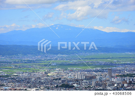 山形県 西蔵王公園より山形市を望む 山形県 西蔵王公園より山形市を望む 43068506