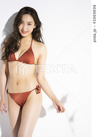 水着の女性 ポートレートの写真素材