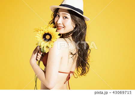 水着の女性 ポートレート 水着の女性 ポートレート 43069715