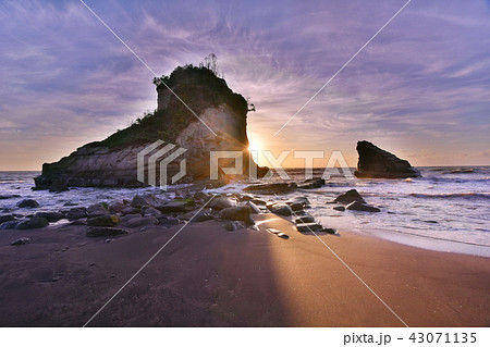 千葉県 外房 いすみ市 太東 津々ヶ浦 雀島 夫婦岩 43071135