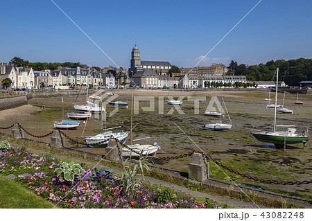 Saint Malo on the north coast of Brittany - France 43082248