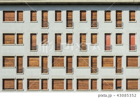 Series of windows 43085352