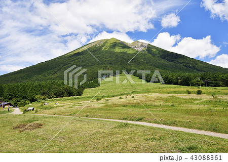 大山 桝水高原からの眺め(鳥取県西伯郡伯耆町) 大山 桝水高原からの眺め(鳥取県西伯郡伯耆町) 43088361