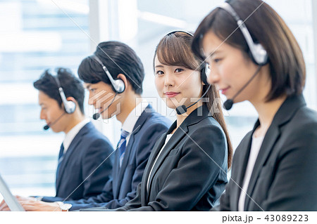オペレーター、コールセンター、スーツ、スタッフ、男女 43089223