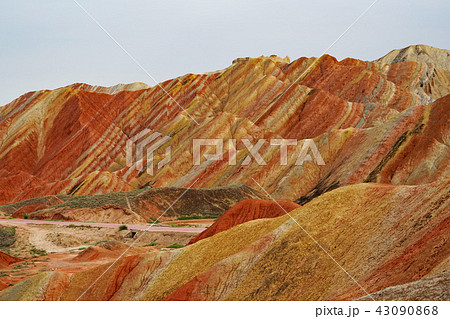 七彩丹霞　七彩虹霞台からの息を呑む超絶景 43090868