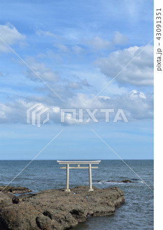 茨城県大洗町　大洗海岸の神社 43091351