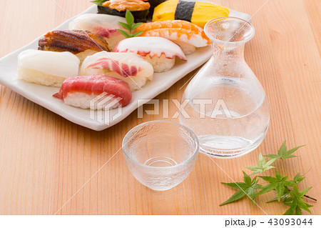 冷酒とお寿司 冷酒とお寿司 43093044