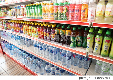 ビンタン島のコンビニ ビンタン島のコンビニ 43095704