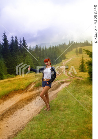 hitch hiker Girl 43098740