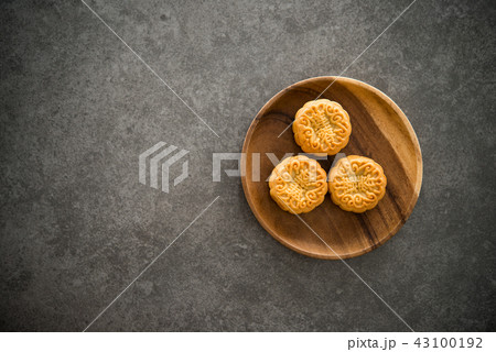 Mid-Autumn Festival Mooncakes with copy space Mid-Autumn Festival Mooncakes with copy space 43100192