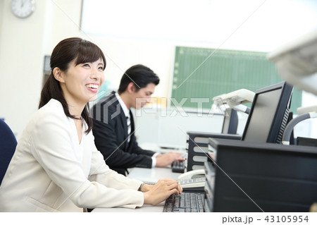 働く女性 43105954