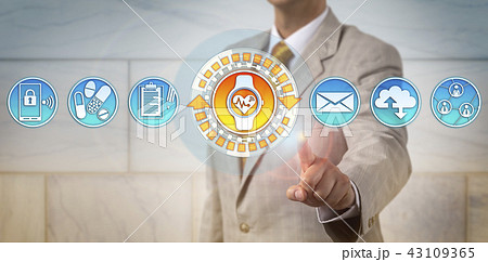 Manager Accessing ECG App Via Smart Wristwatch Manager Accessing ECG App Via Smart Wristwatch 43109365