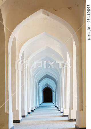 Arabian arches 43110848