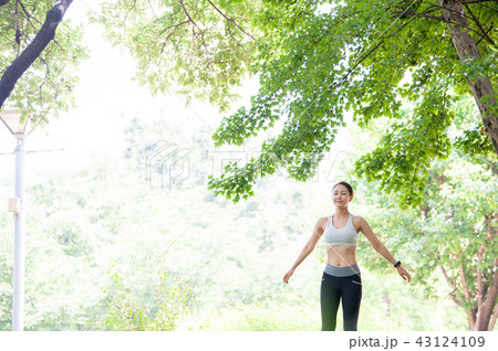 女性 女 女の子 43124109