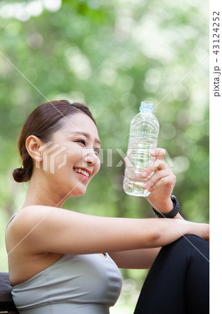 女性 女 女の子 43124252