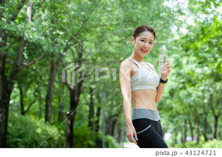 ランニング 走り 走る 43124721