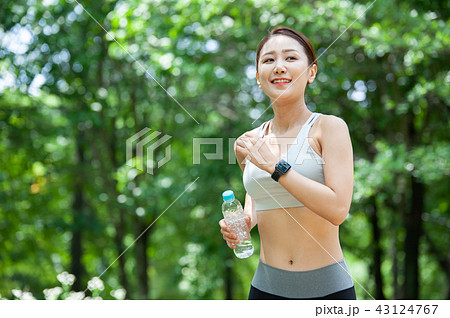 ランニング 走り 走る 43124767