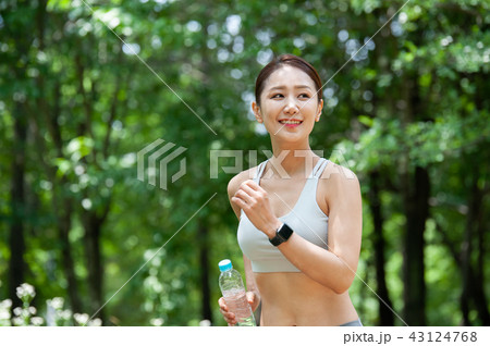 女性 女 女の子 43124768