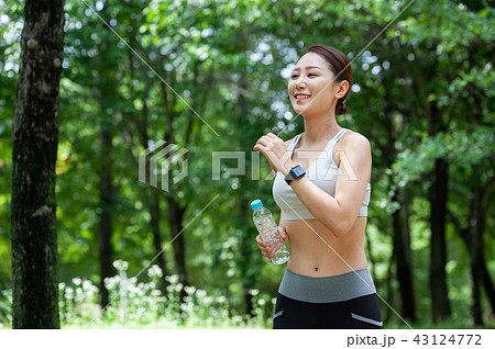 ランニング 走り 走る 43124772