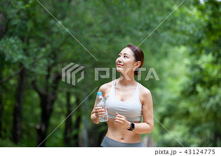 ランニング 走り 走る 43124775
