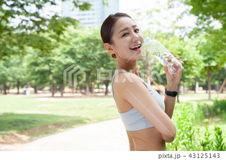 女性 女 女の子 43125143