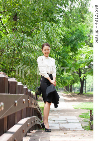 若い女性 ビジネスウーマン 韓国人 43125599