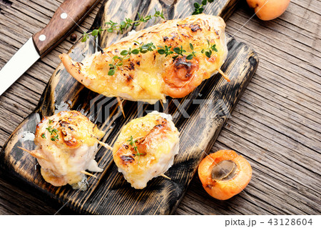 Grilled chicken with apricot Grilled chicken with apricot 43128604