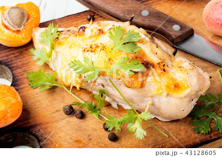 Grilled chicken with apricot Grilled chicken with apricot 43128605