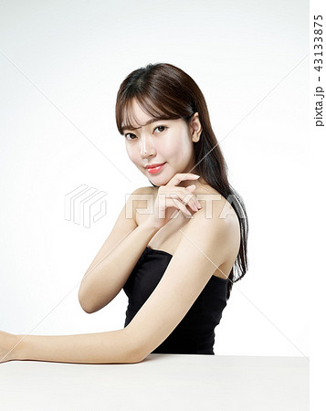 韓国人 ビューティー 若い女性 43133875