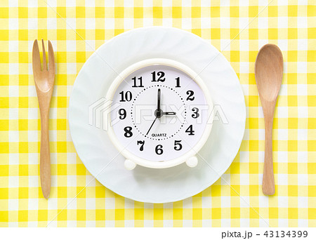 時計　食事時間　テーブルウェア　おやつ　間食 43134399