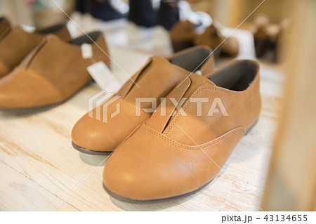 雑貨屋　洋服屋　靴売り場　イメージ 43134655