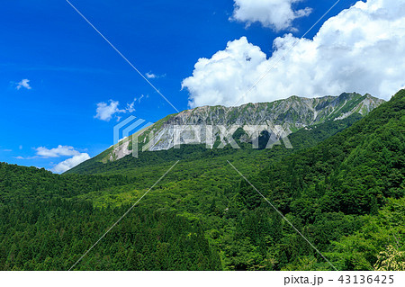 新緑の奥大山 新緑の奥大山 43136425