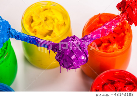 Color theory the mother is yellow red and blue. 43143188